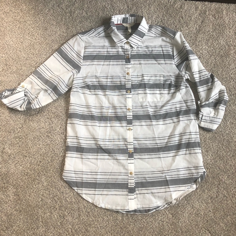 MJ Button Up - Picture 2 of 4